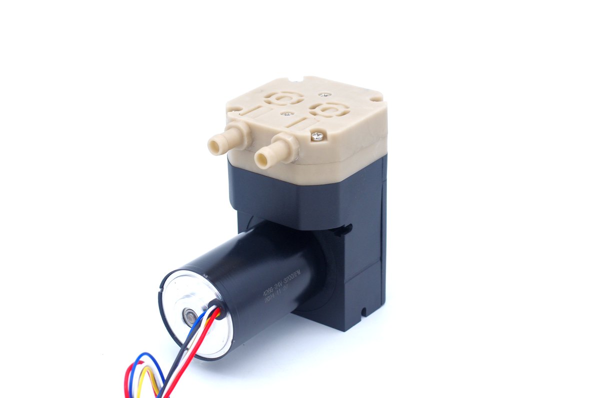 hilintec's tweet image. Check out our high-performance pump model D50VS-BL! 💧

Equipped with highly corrosion-resistant materials (PTFE+PVDF), it delivers a max flow rate of 13L/min – perfect for demanding industrial applications.

DM us for details or quotes! 🚀

#IndustrialPumps #FluidTechnology