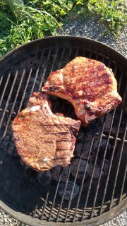 Tan8696's tweet image. Savoring the simple joys: juicy porkchops &amp;amp; sweet corn for dinner 🍴🌽🥩 #DinnerDelight #ComfortFood