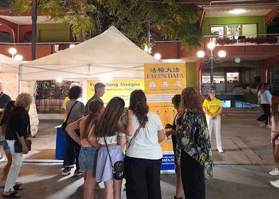 意大利多地迎來法輪功　民眾喜愛真善忍
二零二五年八月，正值意大利夏季度假時段，來自世界各地及本國民眾暢遊意大利各地，法輪功學員在全國多個城市舉辦了講真相、反迫害活動，揭露中共對上億法輪功學員的迫害真相，呼籲社會各界關注，一起制止中共迫害法輪功學員......
big5.minghui.org/mh/articles/20…