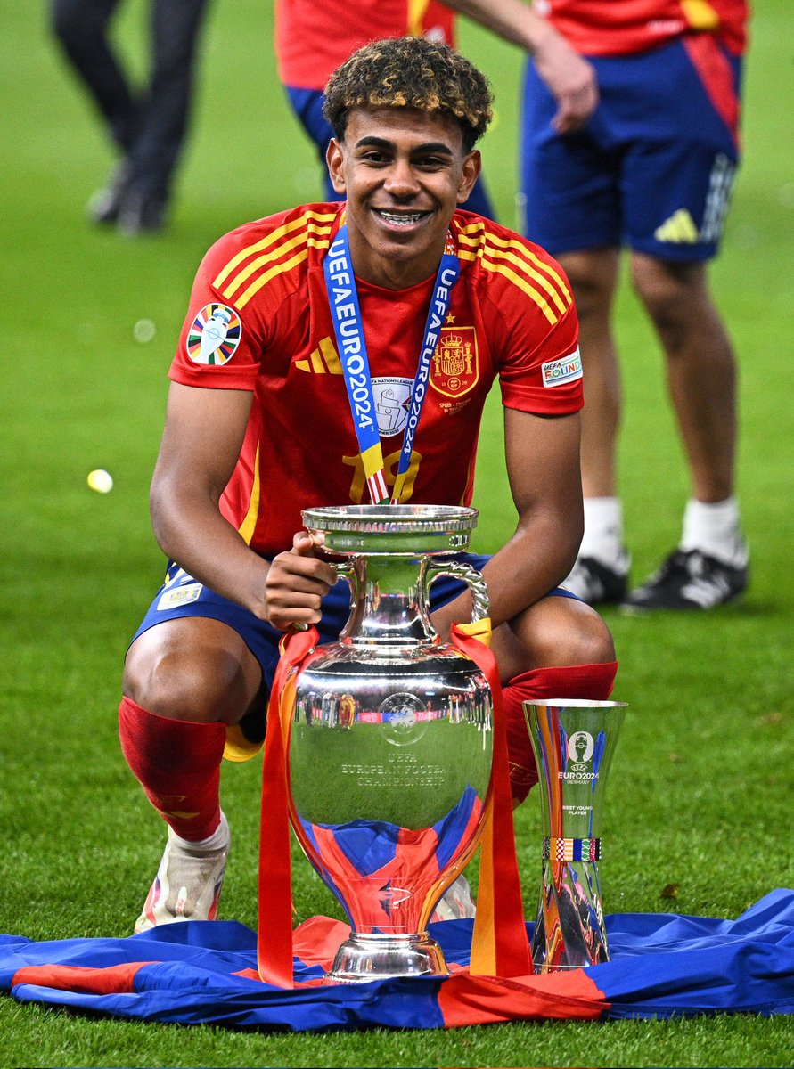 Prometo que una vez en esta red social se llegó a montar un drama porque llevaron a la selección a Lamine Yamal en vez de a Brahim Díaz. El resto es historia.