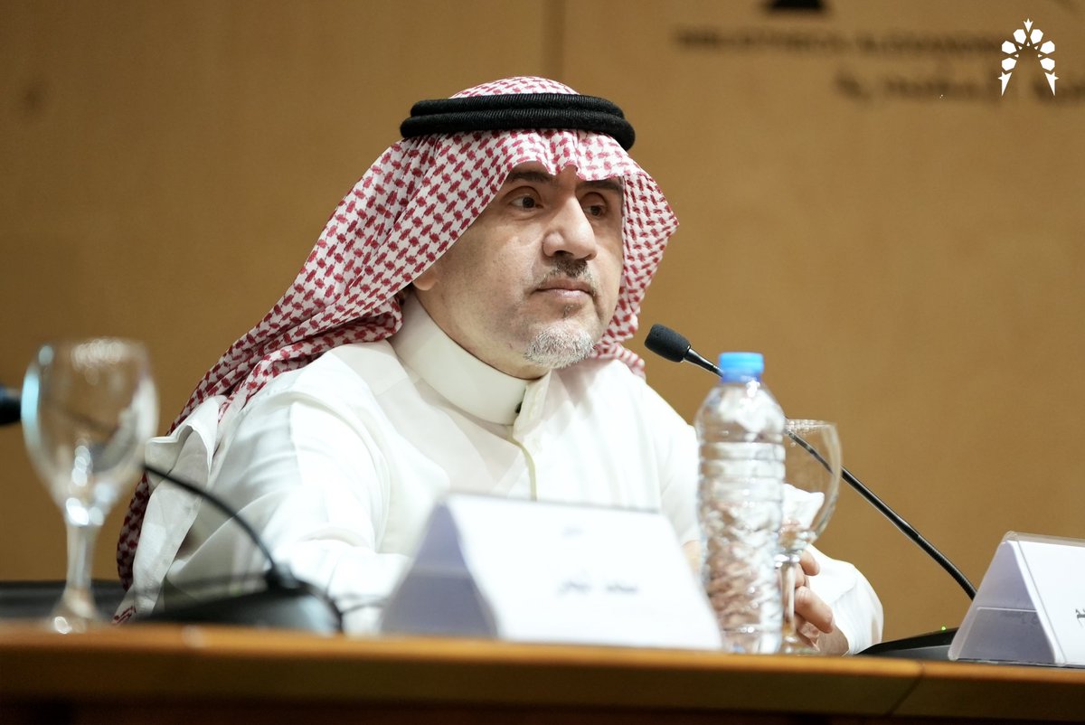 الامين العام لجائزة عبد اللطيف الفوزان لعمارة المساجد يلقي كلمة الجائزة بافتتاح ندوة عمارة المساجد الثالثة في مكتبة الإسكندرية و يثمن الشراكة المستمرة بين المؤسستين لتطوير البحوث العلمية في عمارة المساجد.

#ندوة_الاسكندرية_الثالثة