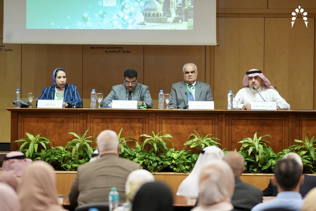 الدكتور مشاري النعيم يتحدث عن الحكايات التي ارتبطت بعمارة المآذن في المساجد و أصول هذا العنصر المهم في المسجد.

#ندوة_الاسكندرية_الثالثة