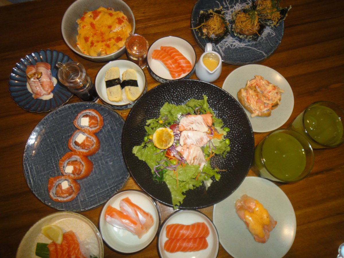 sycsons's tweet photo. Impulsively izakaya💃 https://t.co/bJMjVCljki