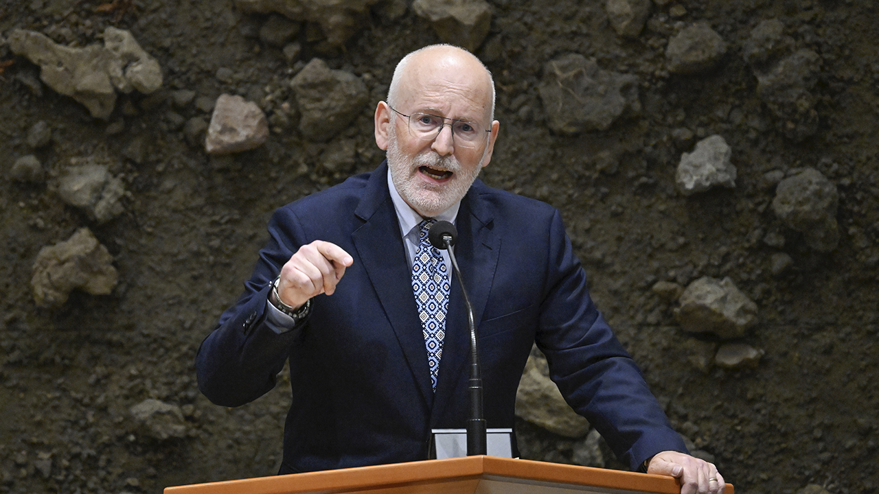 Vandaag Inside on X: "Frans Timmermans 'boos en bezorgd': 'Nederland dreigt stuurloos te worden' https://t.co/wqusZtNHn7 #vandaaginside https://t.co/c9qZrUN4yk" / X