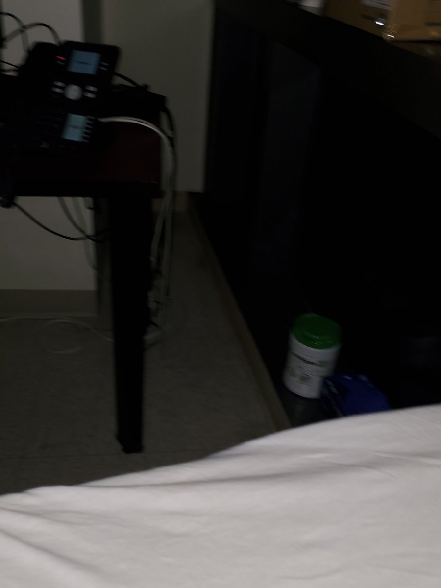 IVE BEEN ON MY HOSPITAL SHIFT FOR 19 OUT OF 24 HOURS AND I WANNA SLEEP BUT IM TERRIFIED MY PATIENTS ARE GONNA DIE AAAAAAAAAAA 
(This is my swanky hospital bedroom for tonight btw 😘✌️)