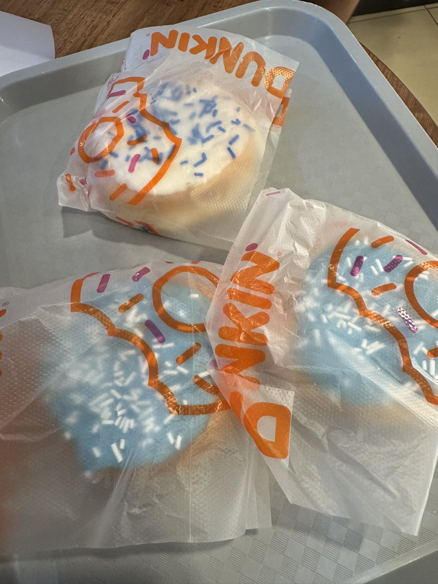 jigyu13x's tweet photo. @dunkinph Got mine yesterday 💙
#DunkinPHBlueChapter https://t.co/vp7Riv1Njb