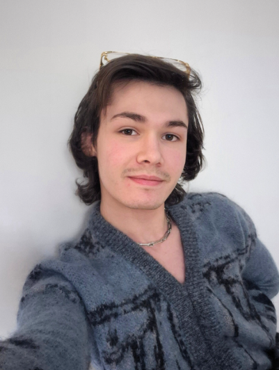 albertdemun's tweet photo. Hugo Dumas, ancien étudiant d'#Ecamod, est finaliste du prestigieux "Redress Design Award 2025".
La grande finale aura lieu en septembre 2025 à Hong Kong. Soutenez Hugo en votant pour lui au Prix “Favoris du public”. Votez ici 👇
https://t.co/T80qxRZLfp
(jusqu’au 2 septembre). https://t.co/KJS9dAZOeW