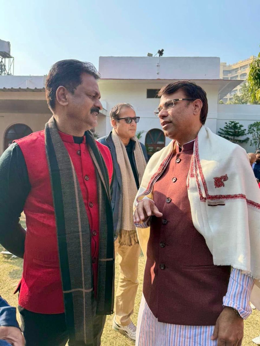 AnujSingh_BJP's tweet image. 1)
@BJP4Delhi प्रदेश पूर्वांचल मोर्चा के प्रदेश अध्यक्ष आदरणीय श्री @santoshojha जी को प्रदेश अध्यक्ष के रूप में 1 वर्ष के ऐतिहासिक रूप से सफल एवं शानदार कार्यकाल की हार्दिक बधाई एवं शुभकामनाएँ। 💐💐