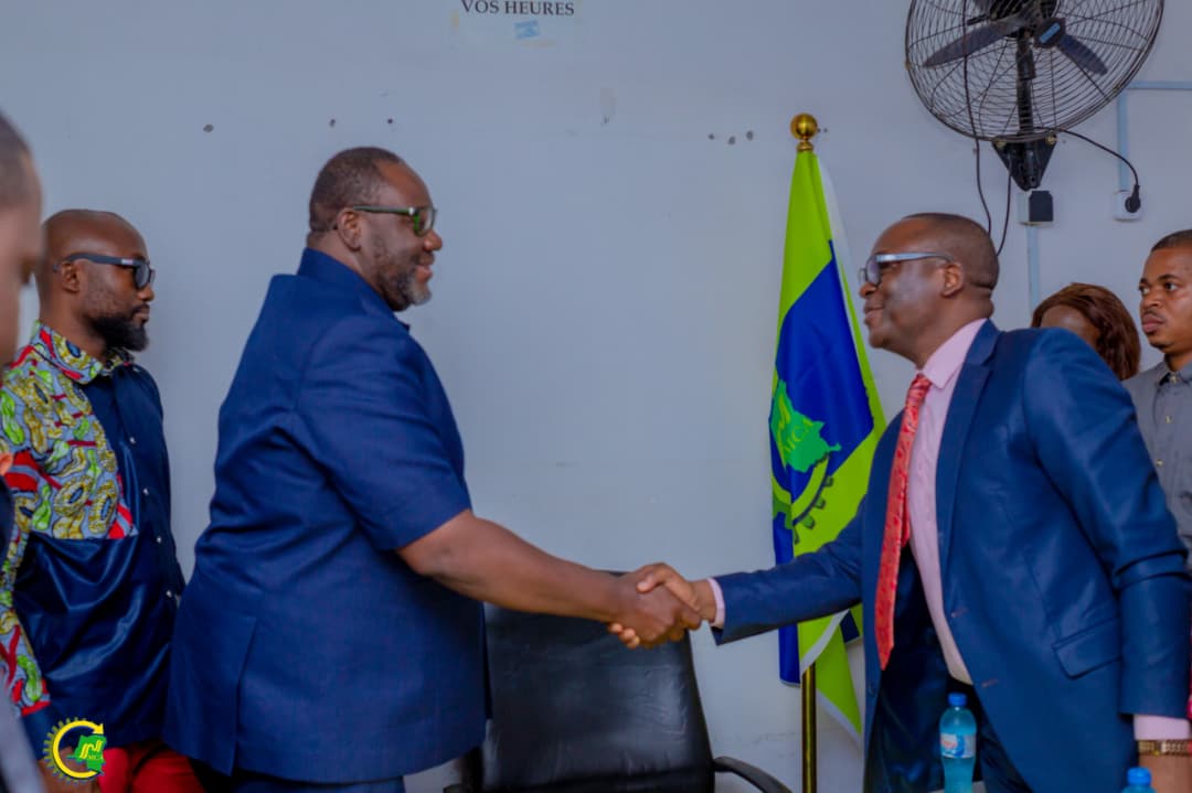 L'autorité de référence <a href="/KasongoKas/">✍️(3K) KASONGO KAS</a>  a fait une rencontre radieuse pour l'intérêt général, donc la bande des discussions a été octroyée sur le développement au niveau de la bas. Merci beaucoup 3k pour un grand souci que vous portiez sur cette nation,coup de chapeau. <a href="/CongoAvant/">(M.C.A.)Mouvement Congo en-Avant</a>