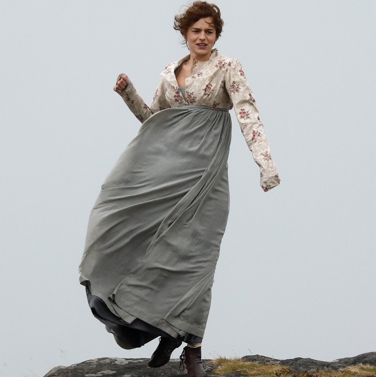 First look at Emma Corrin as Elizabeth Bennett and Jack Lowden as Mr. Darcy in Netflix's #PrideandPrejudice adaptation 👀