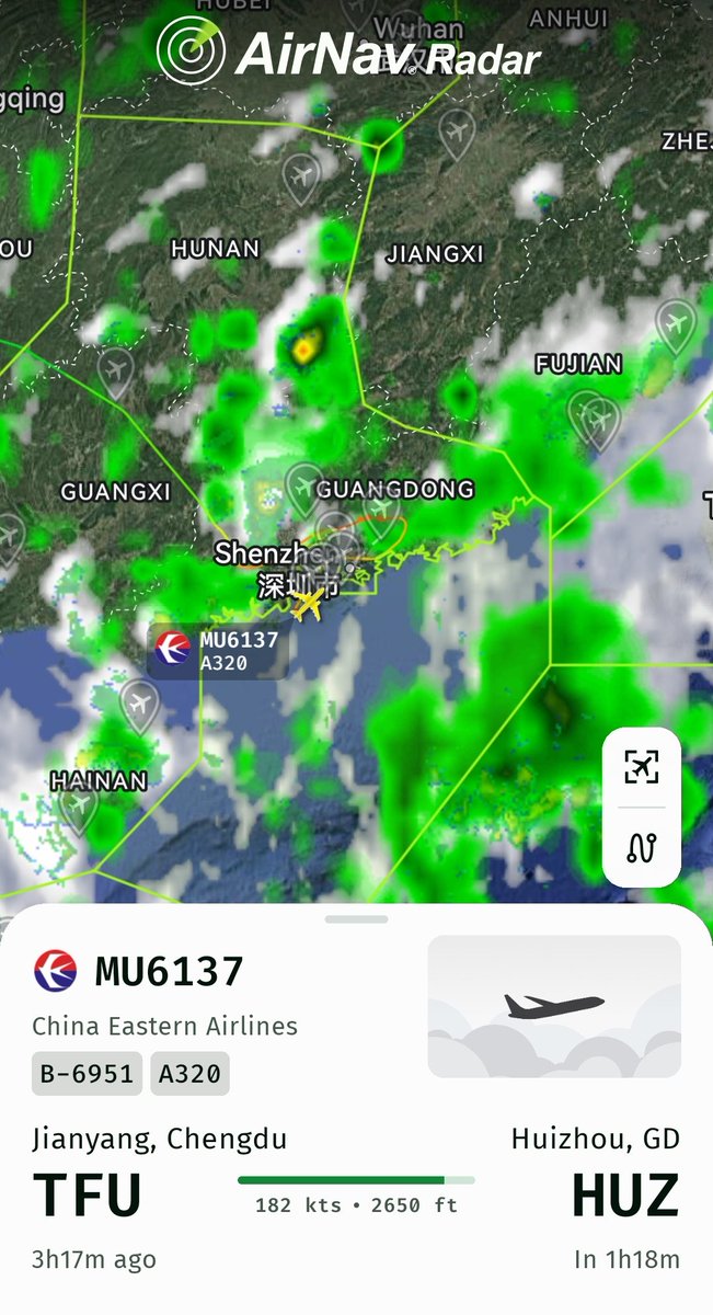 Runway_Report12's tweet image. After circling Huizhou, MU6137 diverted to Zhuhai due to severe weather in Huizhou.

@AirNavRadar 
#aviation #Diversions #china