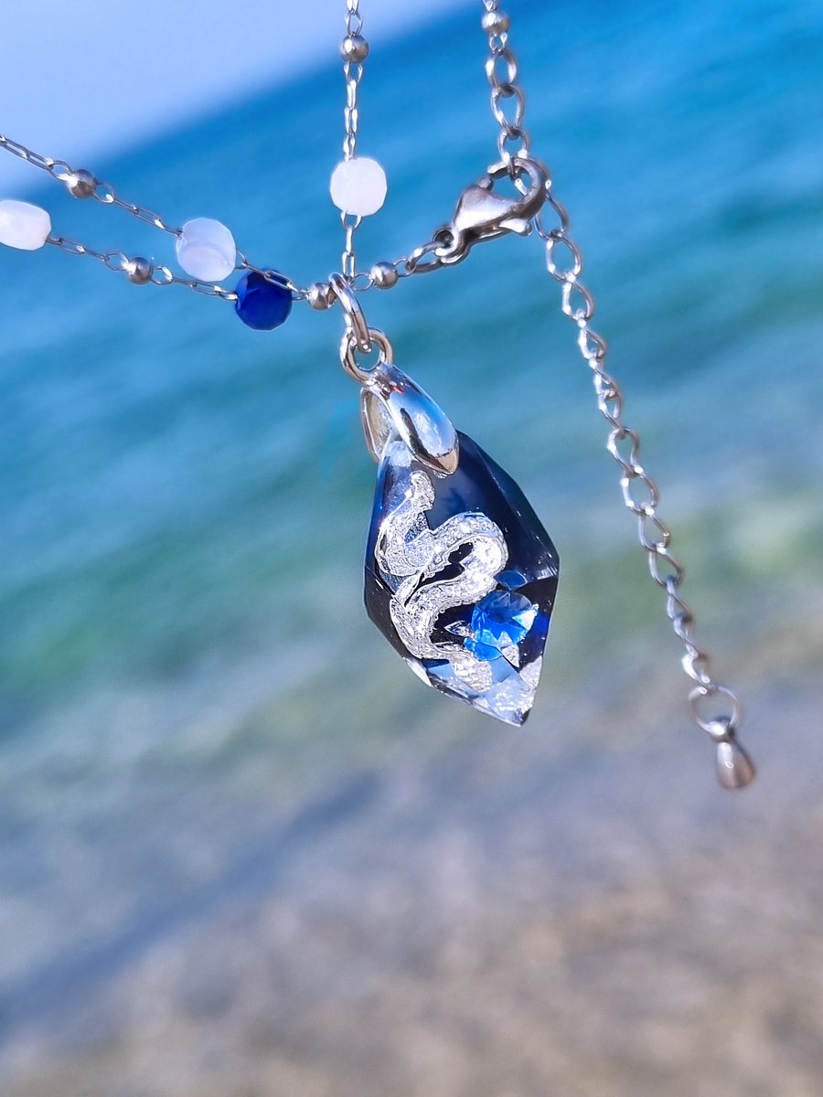 💙RT+팔로 이벤트💙

아직도 날이 많이 덥고 습하죠🥹

남은 8월을 시원하고 청량하게 보내시길 바라며 이벤트를 준비했어요!

알티해주신분들 중 한 분을 추첨해 사진속 윤회의 뱀 목걸이를 선물로 보내드립니다🐍🐍💙