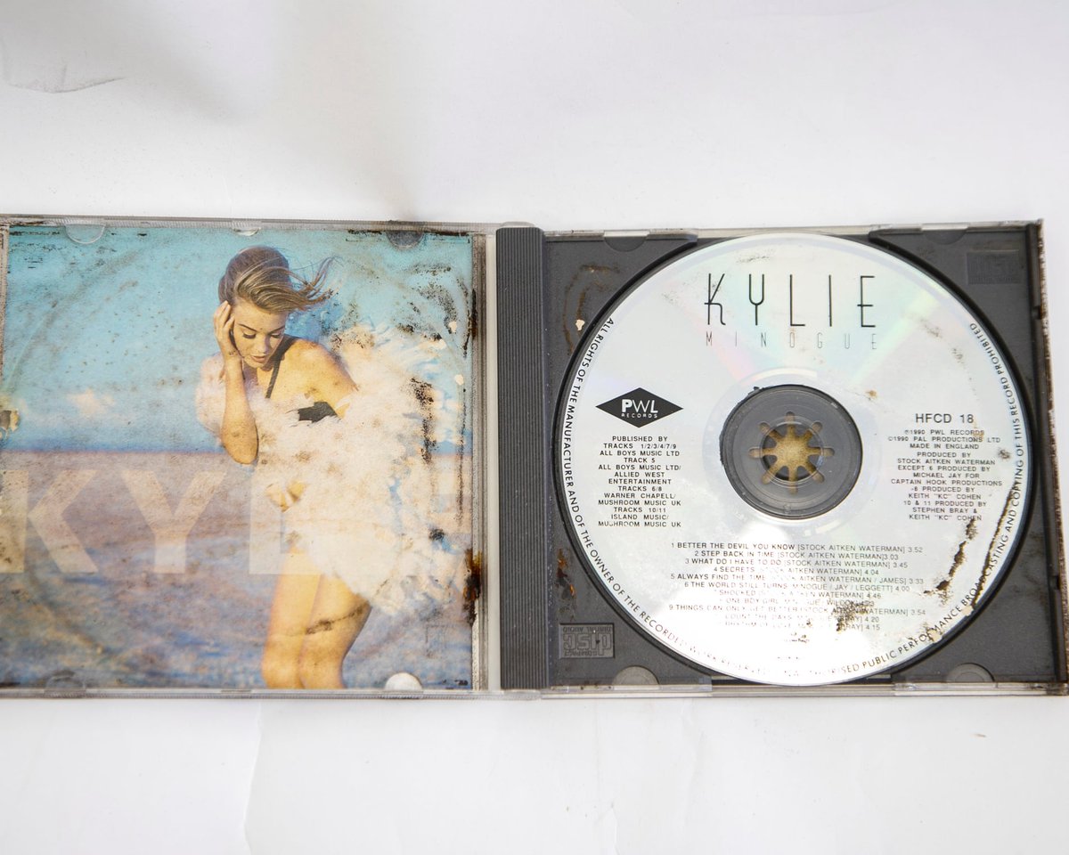 Princess Diana time capsule held Kylie Minogue's third studio album Rhythm of Love.

Read here: bbc.com/news/articles/…