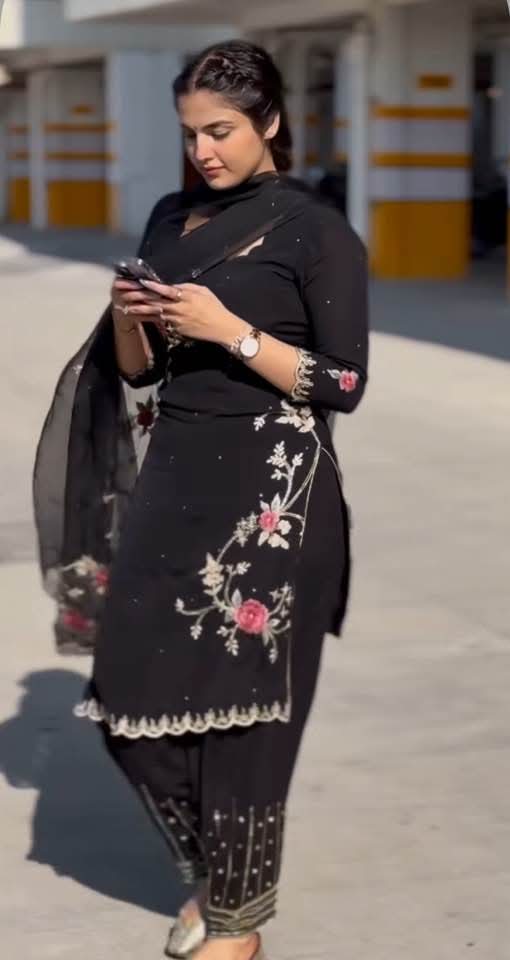 ਨਫ਼ਰਤ ਕਿਸੇ ਨਾਲ ਨੀ ਹੈਗੀ ਤੇ ਮੋਹ ਮੈਨੂੰ ਮੇਰਾ ਵੀ ਨਹੀਂ ਆਉਂਦਾI