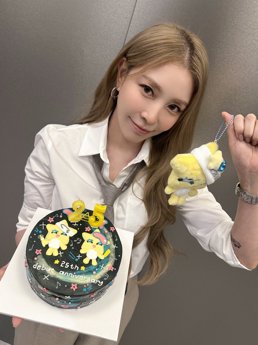 Bizim de bugün tam 14. yılımız! Tam 14 yıldır bu platformdan olabildiğince <a href="/BoAkwon/">BoA</a> 'umuza destek olmaya çalışıyoruz. Daha beraber nice nice senelere!  #XYıldönümüm