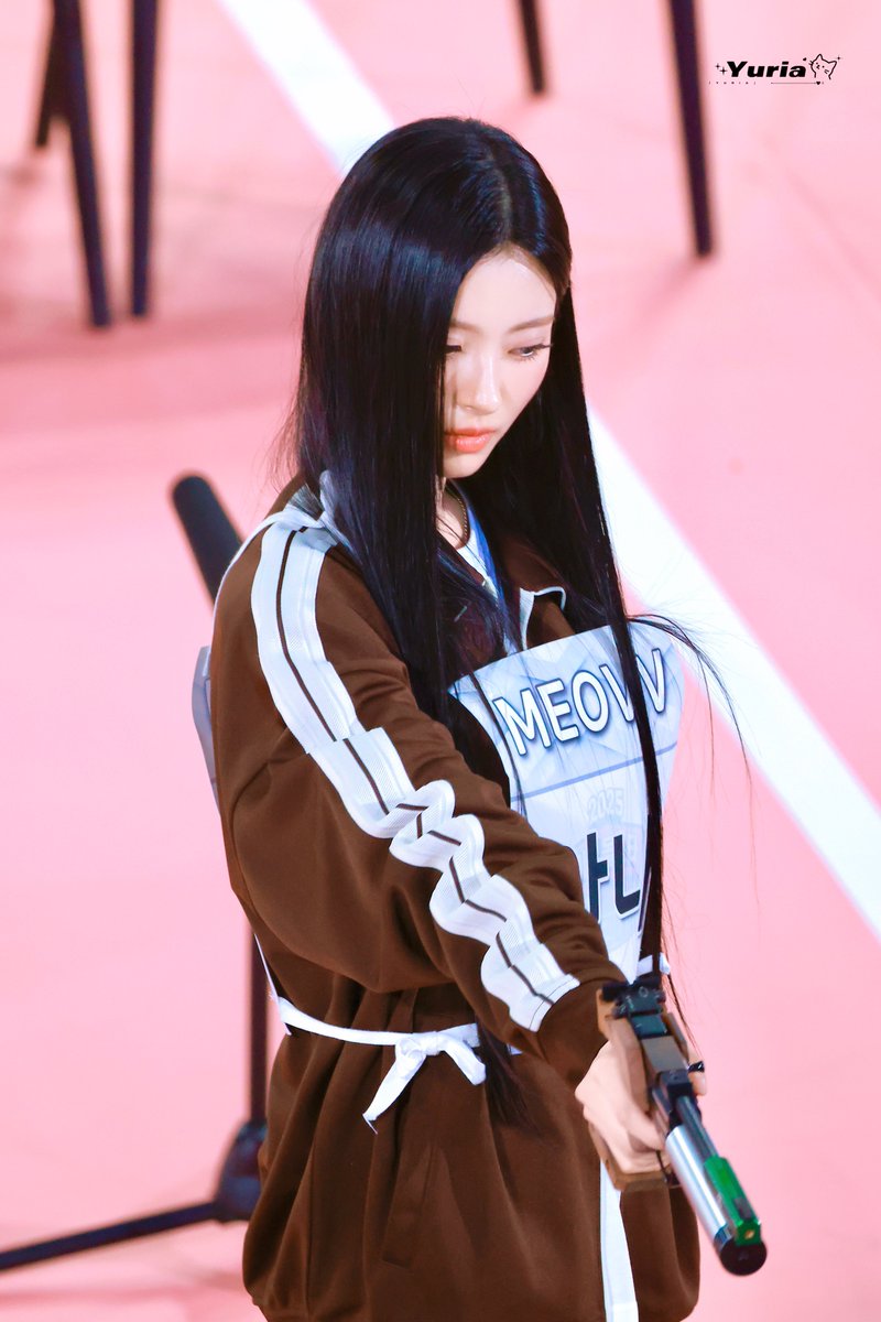 250825

#ANNA #안나 #미야오 #MEOVV