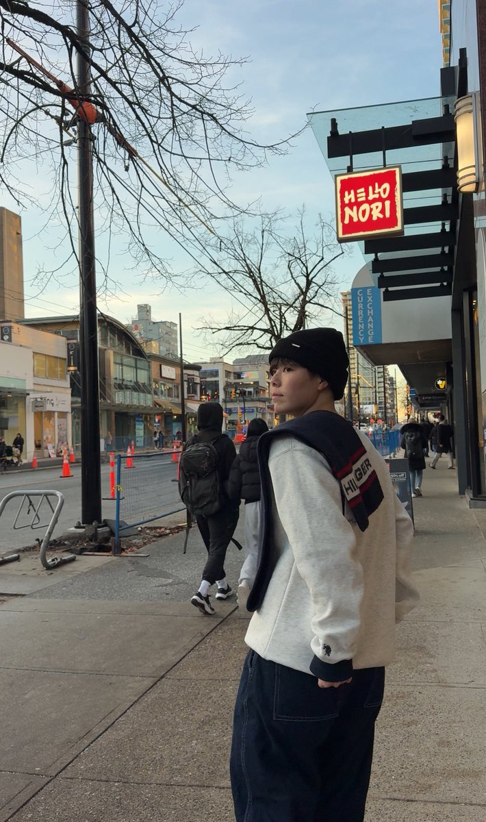 ENFJ/01/FTX

火水休みのお友達ください！👦🏻

都内の不動産売買営業マンしてます🤵
国内/海外旅行大好きです🕺

あとディズニーも！！
トイレの位置全部把握してるくらいには好きだしよく行きます☀️

#ボーイッシュ
#LGBTQ
#日常垢