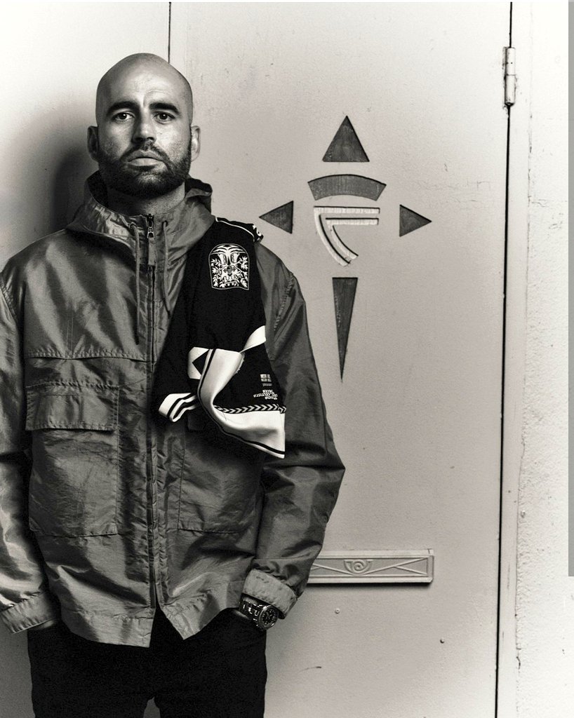 "Non lle poñades chatas á obra namentres non se remata. O que pense que vai mal que traballe nela; hai sitio para todos"