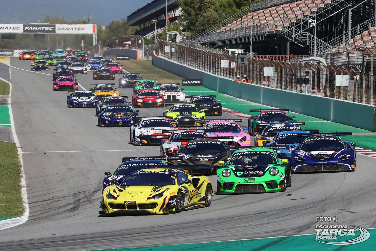 Tres horas.
Cincuenta y nueve coches.
Ciento setenta y siete pilotos.
Diez marcas peleando cada milésima.
Aquí no hay margen. Si fallas, te pasan diez.

La GT World Challenge Europe – Endurance Cup es pura estrategia, ritmo y precisión.