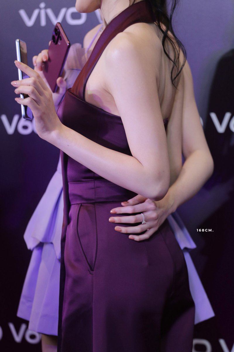 🤭

LINGORM FRIENDS OF VIVO
#vivoV60xLingOrm