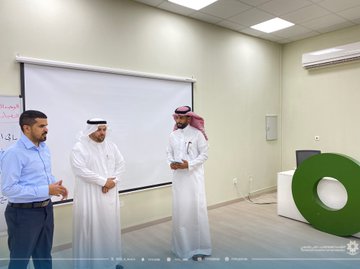 سعادة أ.ماجد العنزي نائب مدير عام التدريب التقني المدينة المنورة و مشرف المنشأت التدريبية م.ثامر الحازمي                   وكيل الجودة م.حسام اليوبي