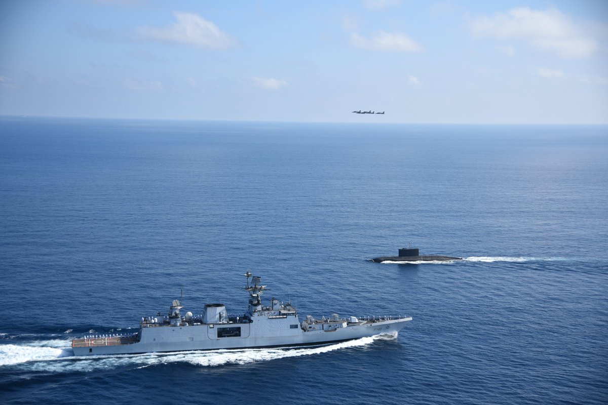 The power of teamwork and dedication.
🇮🇳Indian Navy - Safeguarding national maritime interests. 
#WorkingWednesday #EasternSword
