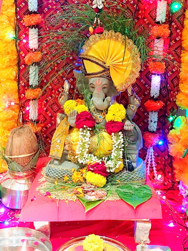 Ganpati Bapa Moriya🎉🥳

#GaneshChaturthi2025 #LordGanesha #Ganesha #Ganpati #SanjayParmar #SGHighway #Ahmedabad