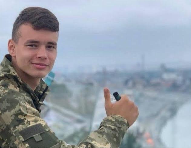 HumrightsOnline's tweet photo. 🕯️ Память о Герое Васильке.
Под Берестком (Донецкая обл.) пал защитник Украины Василь Мациборко, 24 года.
Студент «Агрономии» ЗУНУ. Вместо спокойной жизни в Германии вернулся на фронт.
«Был Воином на земле — стал Ангелом на Небе».
🇺🇦 Герои не умирают. Слава Украине! https://t.co/BYykjuFOJp