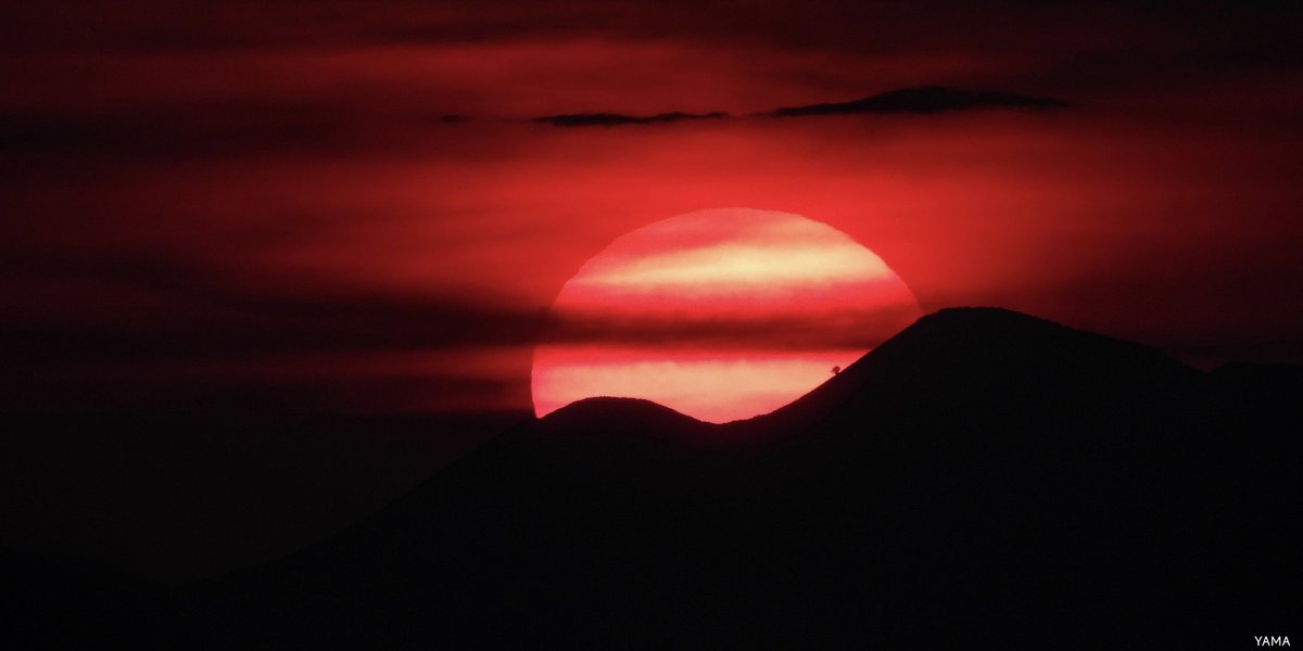 •Progressive Deep Red Sunset 

Part 2

#Deep #Red #DeepRed #Sun #Sunset #Dark #Mountain #Molise #CampitelloMatese #Italy #Italia 
#photography #Scifi #Nature #Progressive #Landscape #Yama山