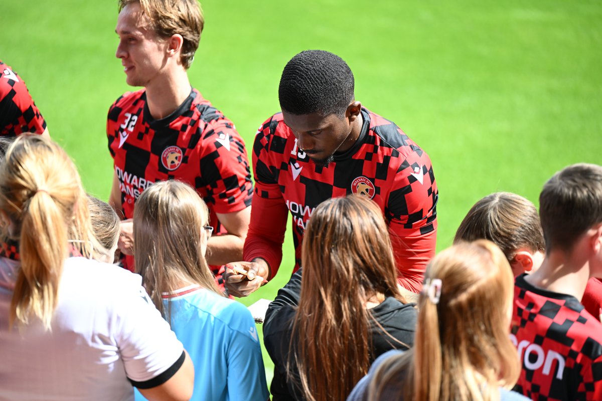 A massive thank you to everyone who joined us yesterday for our Open Training session at the Pallet-Track Bescot Stadium! ⚽️

It's always great to see you ❤️