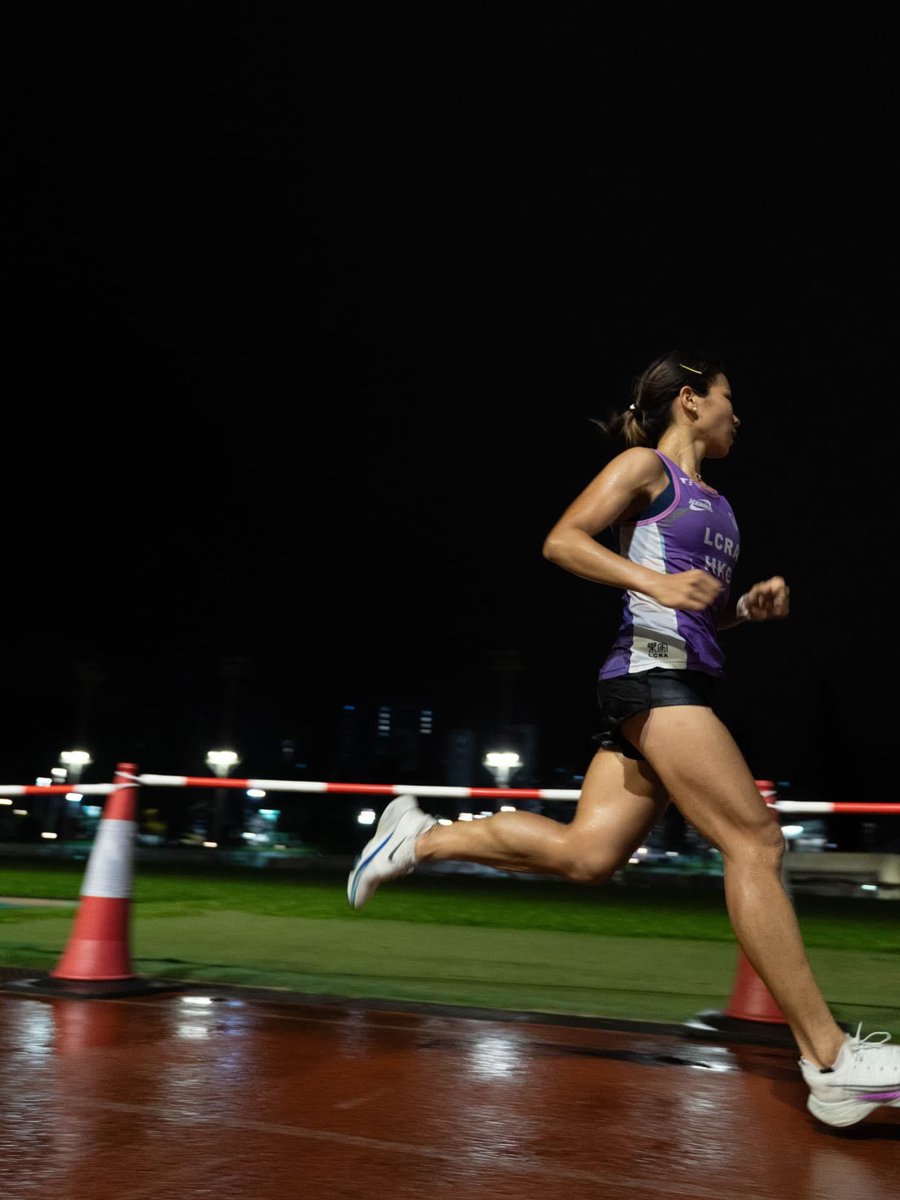 貞姐腳瓜有力，踢踢踢