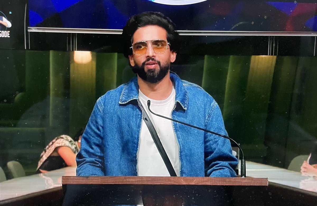 Rtweets ๐ (@magicaldiarie) on Twitter photo This guy #AmaalMallik never screams or shouts for attention. Heโs just chilling, being himself & the cameraโs LOVE him.
Heโs managed to grab over 50% screen time on episodes WITHOUT any fights.
What a natural audience pulling personality, LOVE IT ๐โค๏ธ
<a href="/AmaalMallik/">Amaal Mallik</a> #BiggBoss19 This guy #AmaalMallik never screams or shouts for attention. Heโs just chilling, being himself & the cameraโs LOVE him.
Heโs managed to grab over 50% screen time on episodes WITHOUT any fights.
What a natural audience pulling personality, LOVE IT ๐โค๏ธ
<a href="/AmaalMallik/">Amaal Mallik</a> #BiggBoss19