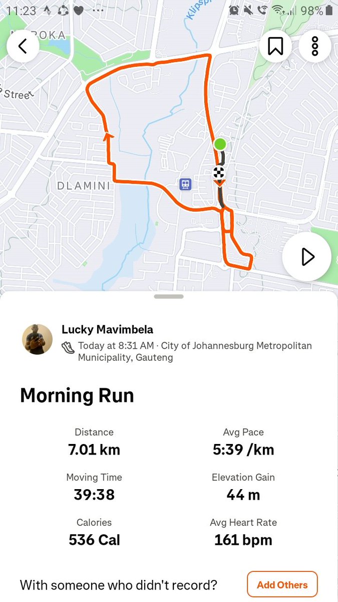 We keep on moving 🏃‍♂️🤸‍♂️🔥👌🙏
#RunningWithTumiSole 
#FetchYourBody2025 
#TrapnLos 
#IPaintedMyRun