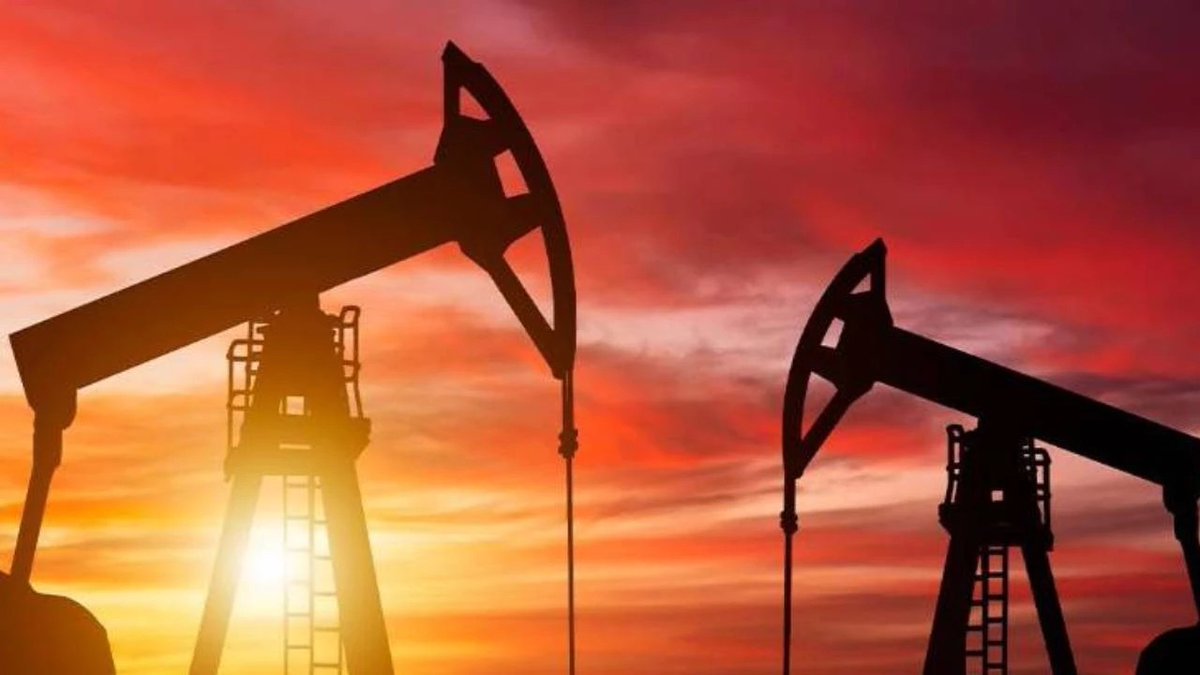 🛢️ **Petrol fiyatları, dünkü gerilemenin ardından sabah saatlerinde yatay seyretti. Piyasalar, Ukrayna’daki gelişmelerin yanı sıra ABD’nin Hindistan’a uyguladığı yeni tarifelerin küresel petrol talebine etkisini izliyor.**

#BORSA #xu100