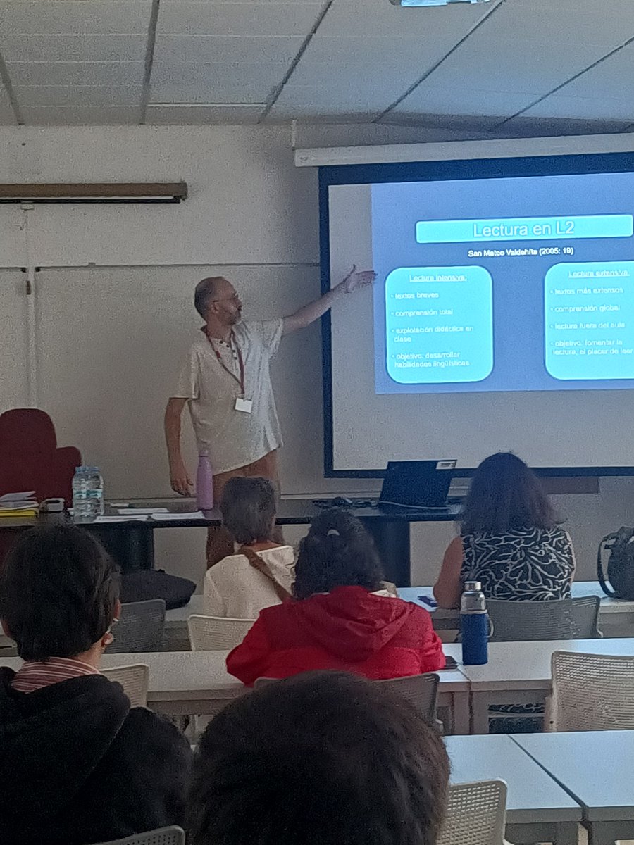 Un año más, en los #cursosdeverano de la #UIMP2025 en #Santander   <a href="/marsosinski/">Marcin Sosiński</a> , <a href="/BeatrizSedanoC/">Beatriz Sedano</a> y <a href="/maria_maje/">Maje Llorente</a> disfrutamos, compartimos y aprendemos en el curso de #Españoparainmigrantes