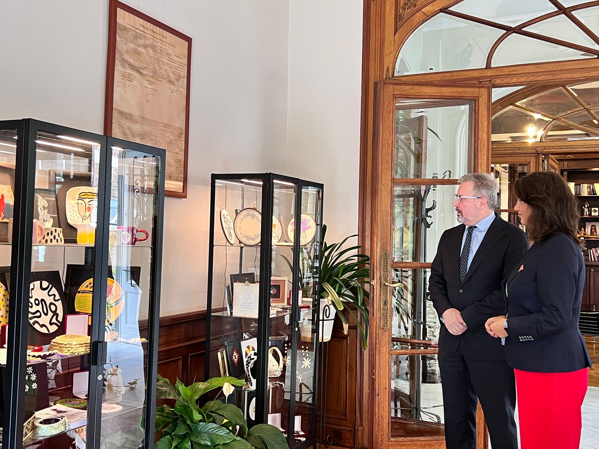 Agron Bajrami (@agronbajrami) on Twitter photo Thrilled to welcome Albania’s new Ambassador to Belgium, <a href="/ADautllari/">Albana Dautllari🇦🇱</a>, at our Embassy! The unbreakable bond between #Kosova and #Albania fuels our shared goals with #Belgium, also driving forward our bold Euro-Atlantic vision. United, we achieve greatness! Thrilled to welcome Albania’s new Ambassador to Belgium, <a href="/ADautllari/">Albana Dautllari🇦🇱</a>, at our Embassy! The unbreakable bond between #Kosova and #Albania fuels our shared goals with #Belgium, also driving forward our bold Euro-Atlantic vision. United, we achieve greatness!