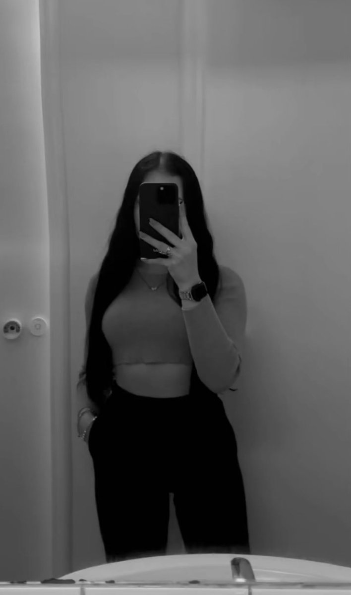 Ich will einfach nur einen Verlierer der auf Händen und Knien vor mir ist meine Füße küsst und mir sein Geld überreicht ist das wirklich zu viel verlangt 

#findom #paypig #payslave #geldherrin #zahlschwein #zahlsklave #moneydom #humanatm #göttin #cuckold