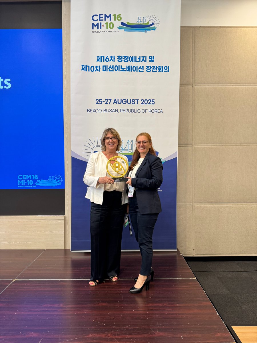 CleanHydrogenEU's tweet image. 🏆We’re very proud that the COSMHYC DEMO project, funded by the Clean Hydrogen Partnership, won 2nd place in the IEA Hydrogen TCP Award of Excellence! 

💡👏A big milestone for advancing #hydrogen #compression technology!

More here ⬇️
 lnkd.in/gYz2xUbJ
@COSMHYC_FCH