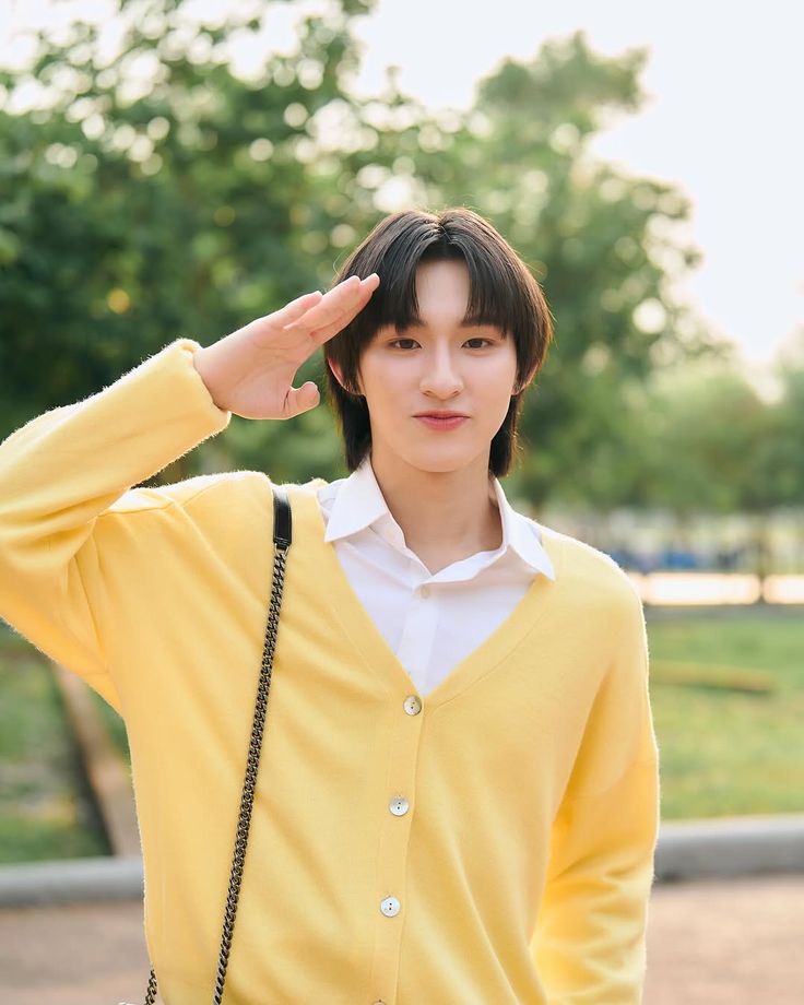 Starlight2024_'s tweet photo. 🥳JUST IN:Kongpob Jirojmontri is officially nominated for 2025 The Most Shining Star in Thailand!Let’s make this victory happen together!

🔗Vote now: https://t.co/8OW1fmkJ8P

⏰Ends Aug 29, 8 PM (BKK Time)

@kongjiro_ @kongjirobrasil

#kongjiro #MagicLoverSeries
#STARLIGHTAWARDS https://t.co/lyIGVeJ9gn