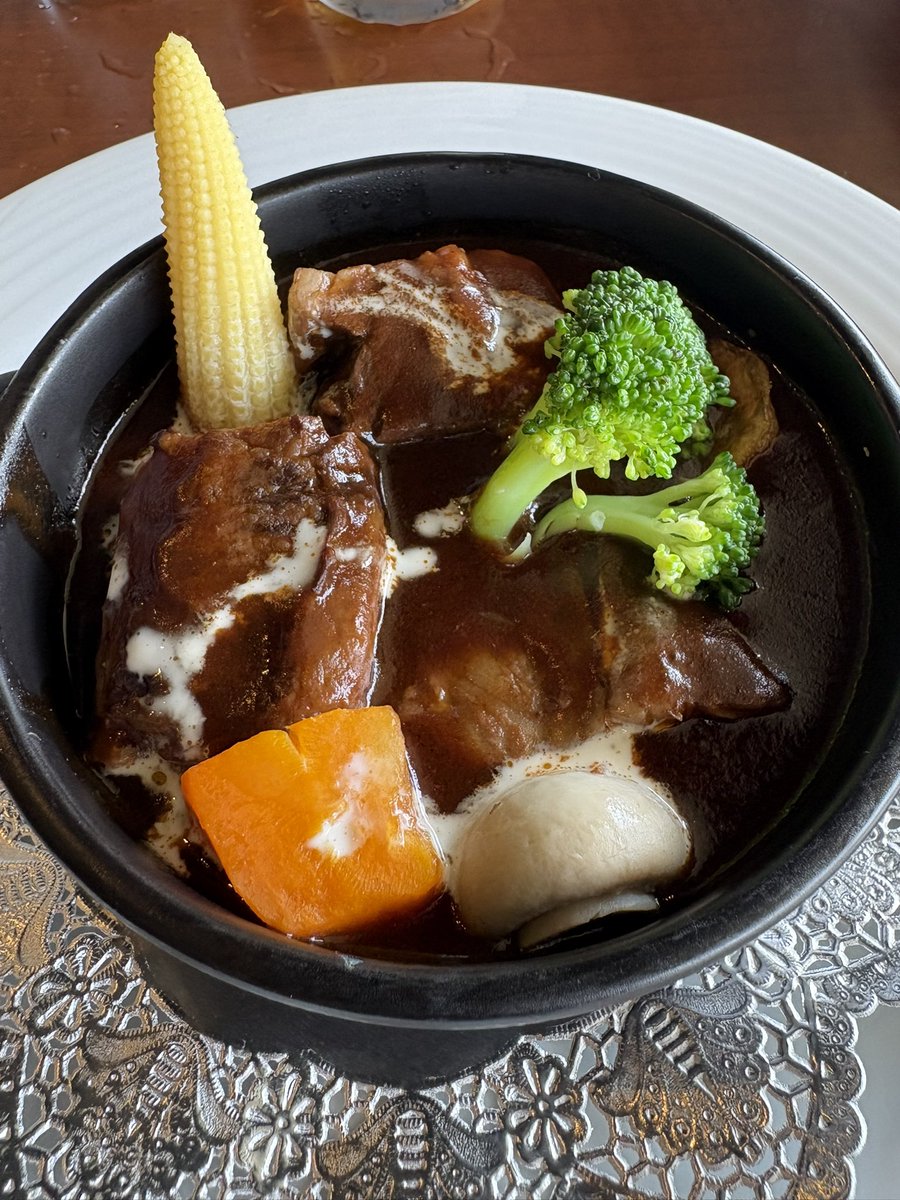 今日でTwitter（X）始めて
4年になりました🎊

フォローの皆さま😊
ありがとうございます🙇❗️

少し前の画像ですが
カンパイ🍻です🤣✌️

#仮面の忍者赤影 
#かつ煮 
#浅草焼きそば福ちゃん 
#常盤軒カレー
#上野精養軒