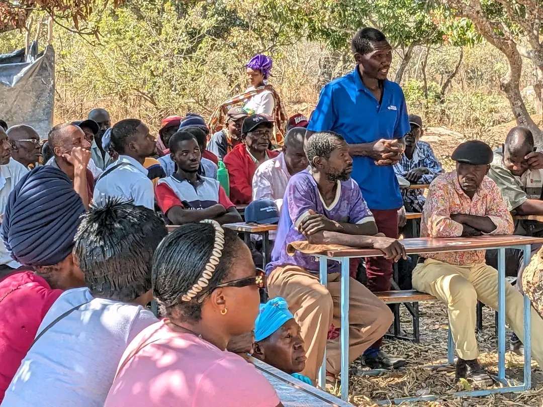 HonChushi's tweet photo. Good morning, fellow citizens.

Yesterday, we had the pleasure of visiting the wonderful people of Chamuka ward at Kaputi Day Secondary School. https://t.co/jdgXhQsXba