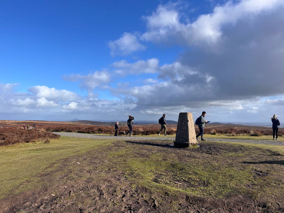 We'd love as many people as possible to sign up for our Shropshire Peaks Fundraising Hike - but you NEED to register by this Friday! ⚠️

Everything you need is on this link: climbingout.org.uk/latest-news/jo…

Get those forms in! 📝