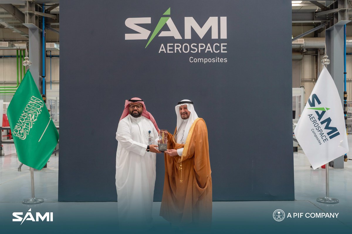 انطلاقًا من حرص القيادة على تطوير منظومة الصناعات الدفاعية المتقدمة؛ سعدنا باستقبال معالي الدكتور فالح بن عبدالله السليمان، محافظ الهيئة العامة للتطوير الدفاعي، في مصنع سامي للمواد المركبة ومعمل سامي للابتكار المتقدم. حيث اطّلع معاليه خلال زيارته على ما تمتلكه الشركة من قدرات