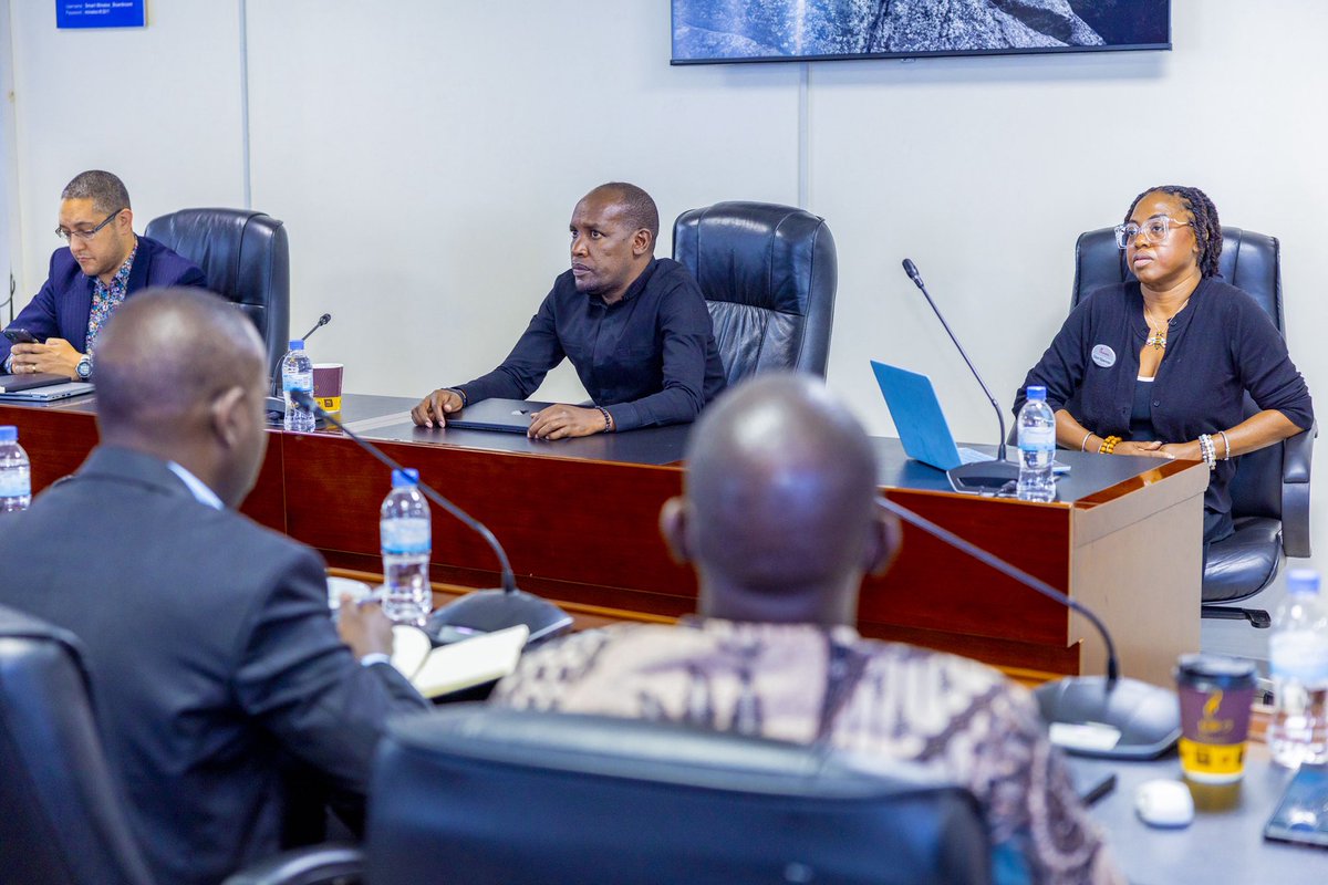 RwandaLocalGov's tweet image. Today, MINALOC, in collaboration with One Rock International, conducted training on servant leadership, aimed at strengthening leadership capacity and promoting effective service delivery. Trainees were officials from City of Kigali, Provinces, and senior managers from MINALOC.