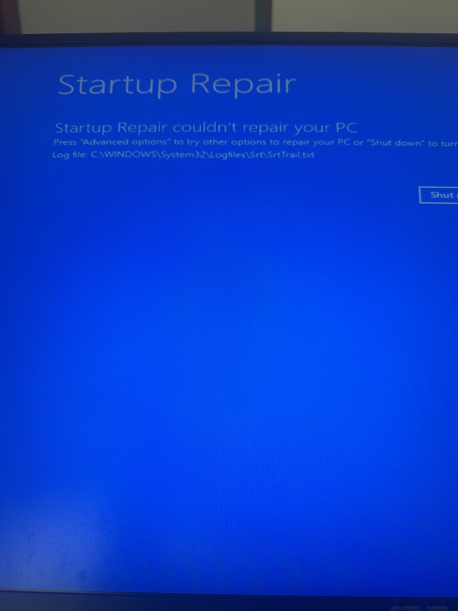 sathcsgo's tweet image. 40 mins of restarting and trying to fix. Chat are we cooked?