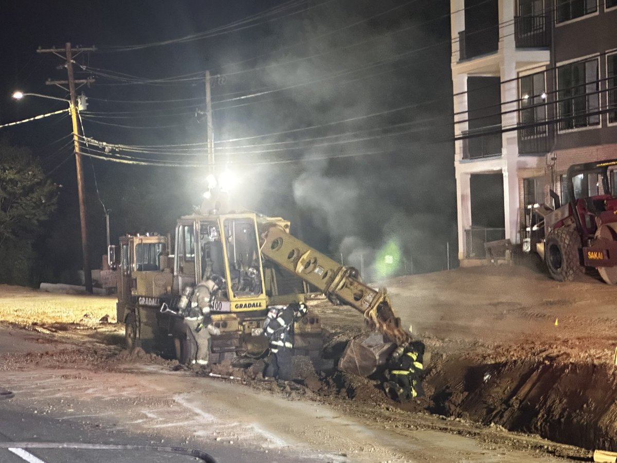 *GAS LEAK* Just before 3am this morning, Our Engines 1, &amp; 11 responded to a ruptured gas line in the 10400 Blk of Sam Furr Rd. Sam Furr remained closed in both directions for more than an hour while our crews accessed &amp; isolated the gas line. <a href="/PiedmontNG/">Piedmont Natural Gas</a> responded to the scene.