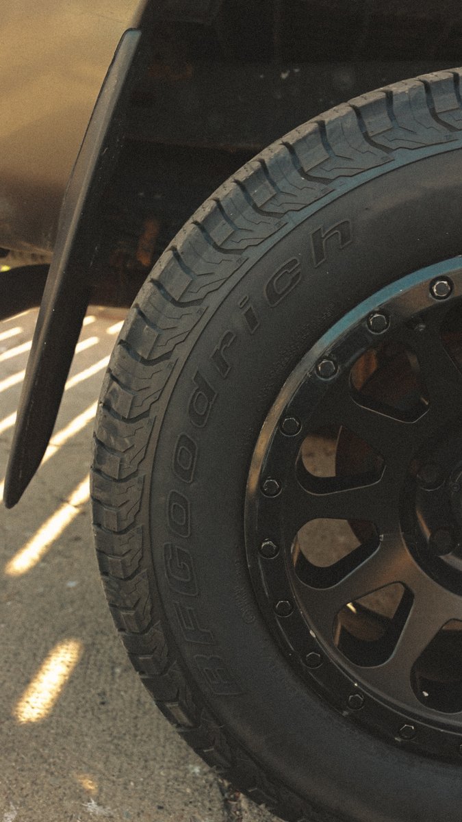BFGoodrichCAN's tweet image. Tires ready. Crew ready. This summer, go whenever you feel like it. 🚗🌊

IG // ellinds
#FamilyRoadTrip #OffGridReady #TrailMoments #BuiltOnBFG #BFGoodrich