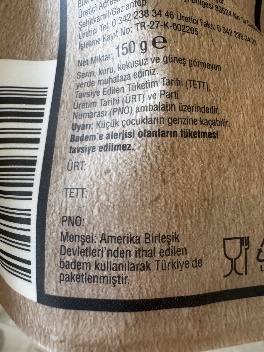 lenore_amy's tweet photo. Normalde dikkat ederim ama dalgınlığıma gelmiş, bizim ülkemizde hiç mi kalmadı badem? Ne gerek vardı anlayamadım 😣 https://t.co/6EEhEQP7CE