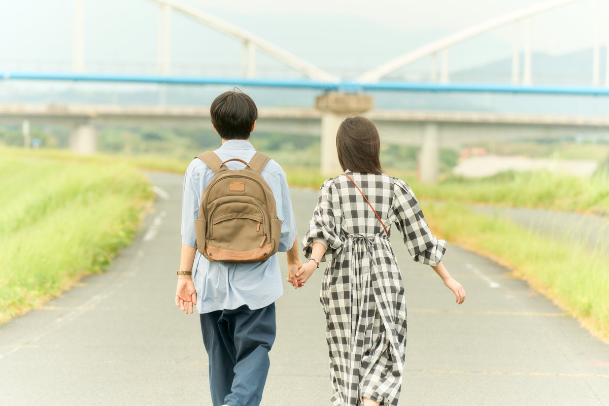 お気づきの方もいらっしゃるかと思いますが🤭

映画『#ストロベリームーン 余命半年の恋』で
萌と日向を演じる #當真あみ さん #齋藤潤 さんが、
現在放送中のドラマ「#ちはやふる ーめぐりー」でも共演中です！🤝

本日の放送も楽しみですね✨

 #ストムン
𝟏𝟎.𝟏𝟕(𝐅𝐫𝐢.)公開🌕