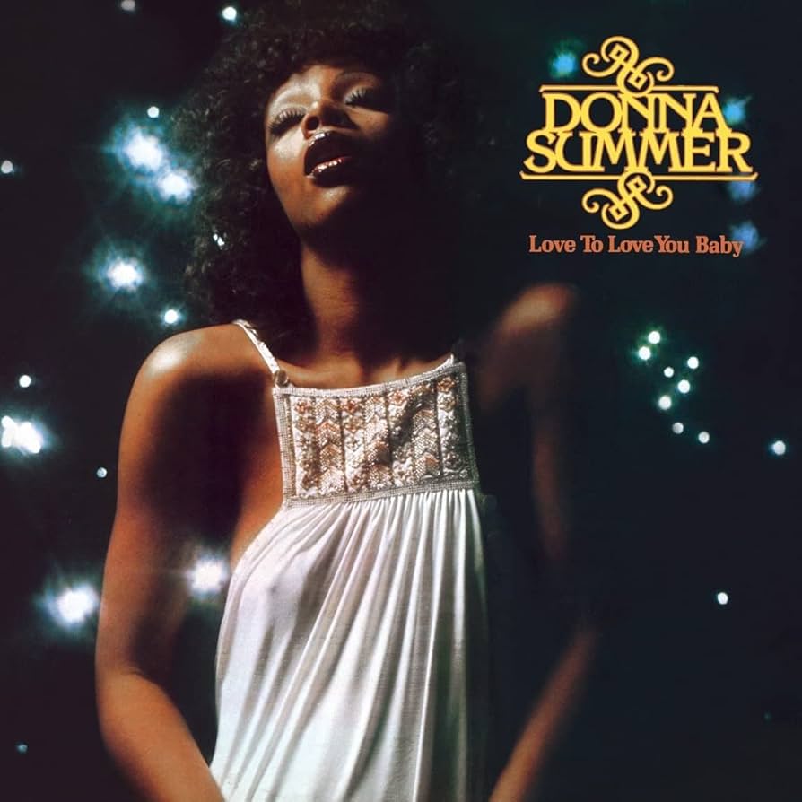 Paru ce jour il y a 50 ans, "Love To Love You Baby" sera également à l'honneur ce WE dans 33'70 sur <a href="/StationSimone/">Station Simone</a> 
Récit sur la rencontre entre Donna Summer et du tandem Giorgio Moroder-Pete Bellotte, pour un album fondateur et pierre angulaire de la culture disco